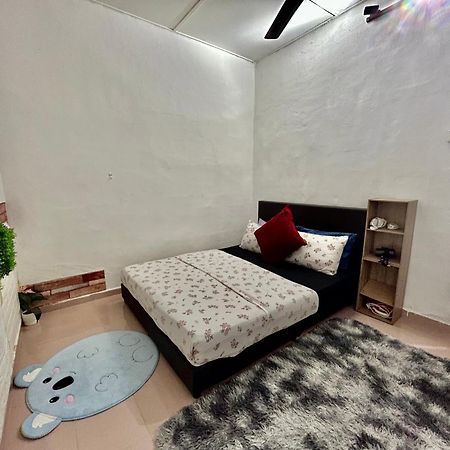 Cozy 255 Entire 3 Bedroom House At Alma บูกิต เมอร์ตาจัม ภายนอก รูปภาพ