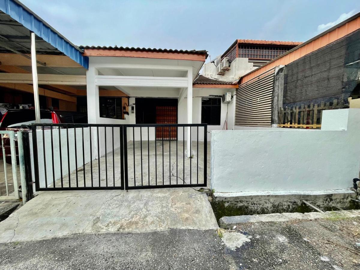 Cozy 255 Entire 3 Bedroom House At Alma บูกิต เมอร์ตาจัม ภายนอก รูปภาพ