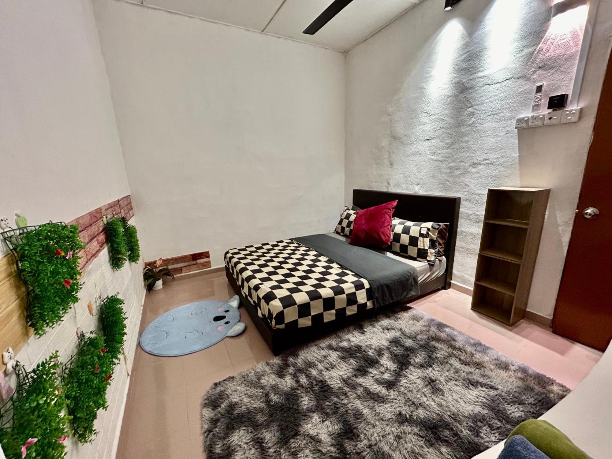 Cozy 255 Entire 3 Bedroom House At Alma บูกิต เมอร์ตาจัม ภายนอก รูปภาพ