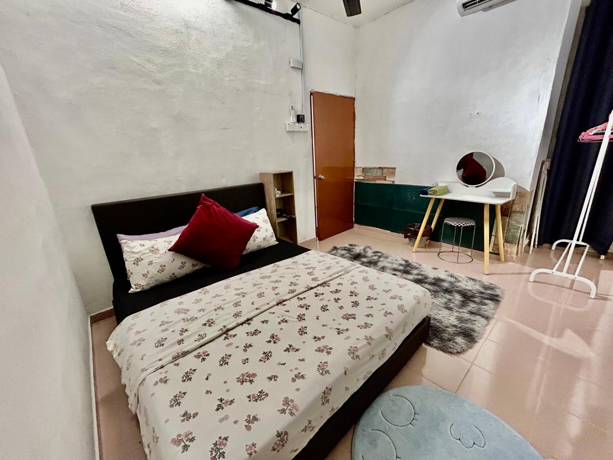 Cozy 255 Entire 3 Bedroom House At Alma บูกิต เมอร์ตาจัม ภายนอก รูปภาพ